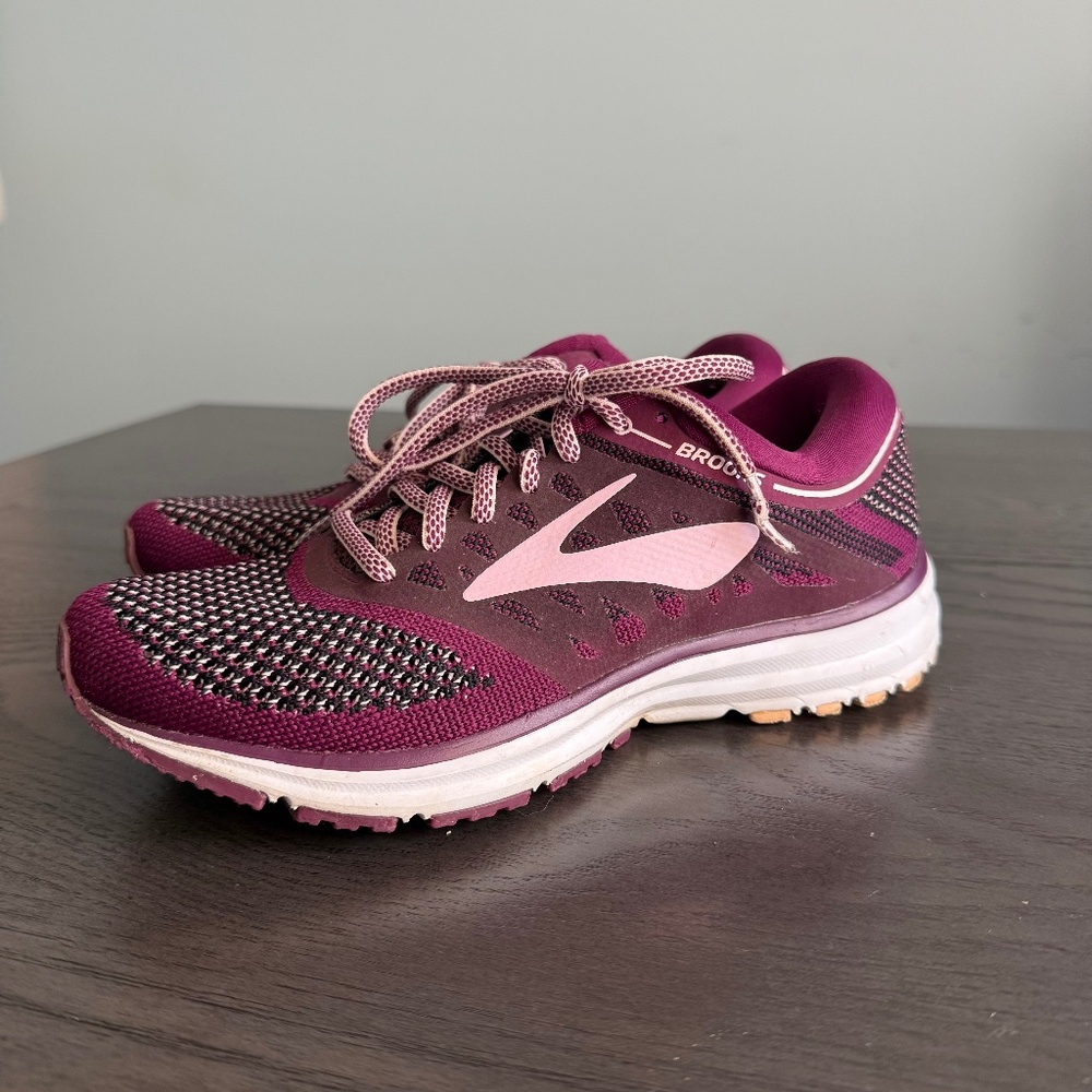 Brooks Women’s Revel Plum B‎ Sneakers 120249-1B598 Size 6